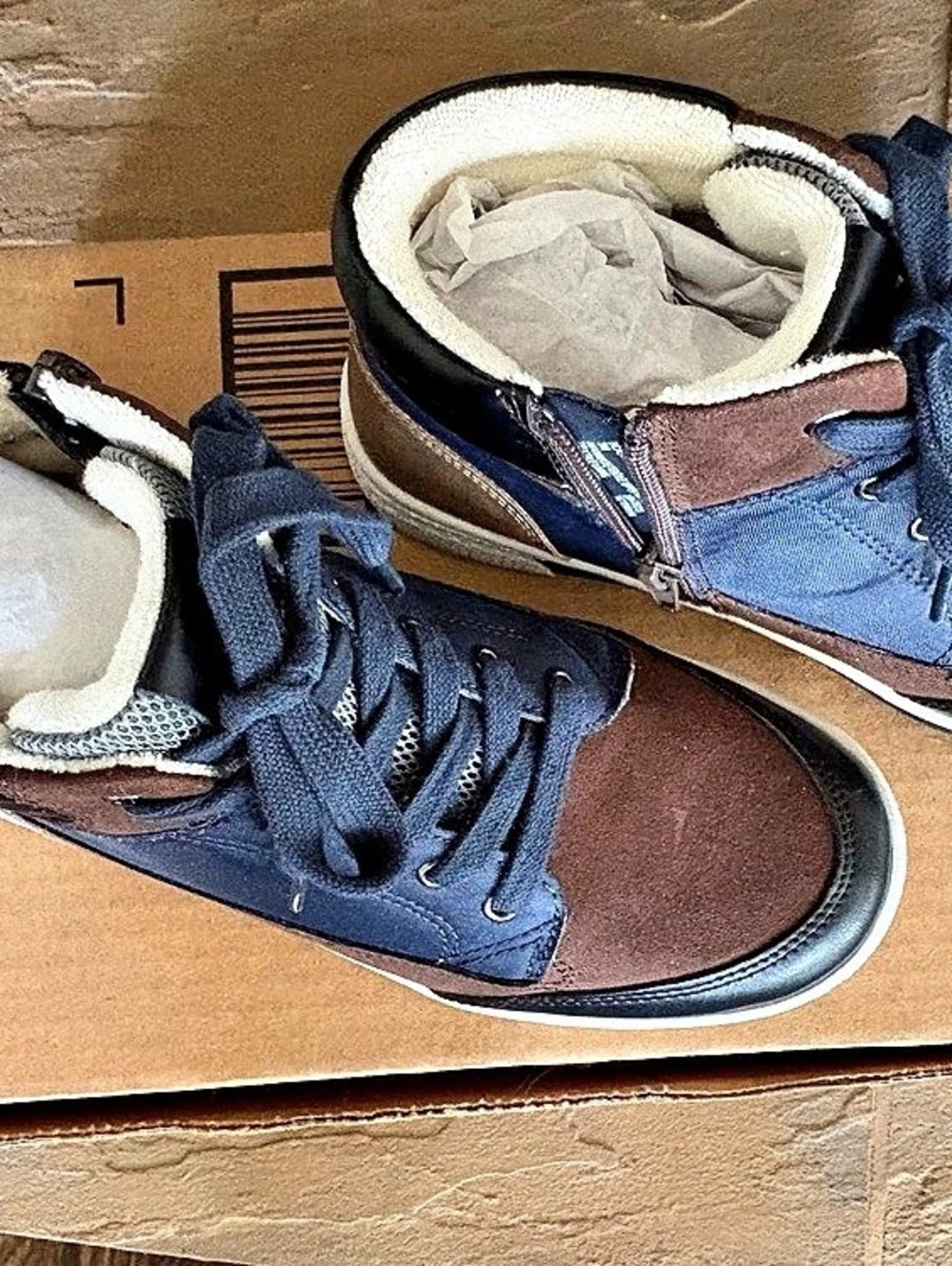 Boys Steve Madden Blue & Brown High Top Sneakers - New in box - size 3